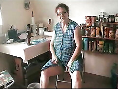chubby granny penetrates high heels