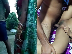 Bhabhi Ne Roof Top Par Hilate Huye Pakda Fir Chudayi Karayi