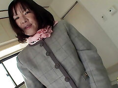 Asian woman enjoys to fuck so she even lets him give her a creampie Asian woman enjoys to fuck so she even lets him give her a creampie