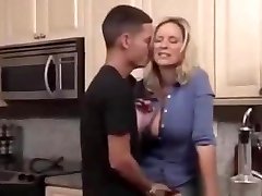 mom janet pulverized hard by sonnies friend after her divorce