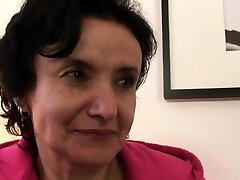 Old granny tourist is picked up and screwed Old granny tourist is picked up and screwed