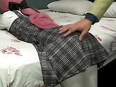 Colegiala siendo castigada por su mal comportamiento y al final le encanta Colegiala siendo castigada por su mal comportamiento y al final le encanta