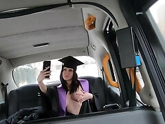 Horny Melany Mendes shows her ass and gets fucked in the cab