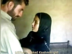 Kashimri Muslim damsel fucked by muslim militant people