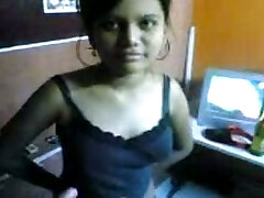 Ultra-kinky dark skinned ordinary looking Hindu brunette flashes her titties