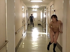 DI2305-An office lady who was wiped with an aphrodisiac by a molester is running away while spurting naked