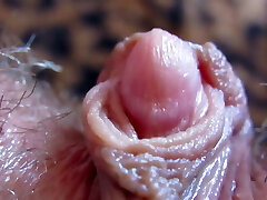gros plan extrême sur mon gros clitoris