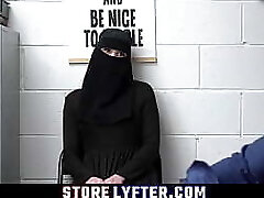 假穆斯林戴头巾捣毁和性交的硬盘