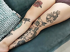 Latina with a huge pussy lets herself be groped very sensual Latina with a huge pussy lets herself be groped very sensual