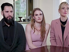 la sumisa mona wales quiere ser castigada por sus amigas la sumisa mona wales quiere ser castigada por sus amigas