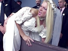 Blonde slut wants a last 3some before wedding Blonde slut wants a last 3some before wedding