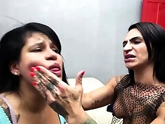 Sara Cougar Deep Hands Domination