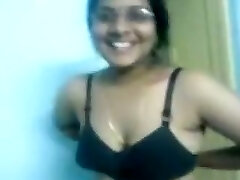 Pervy Indian chubby brunette housewife flashes her saggy boobies