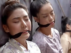 سه زنان تایلندی جدا دهان بند