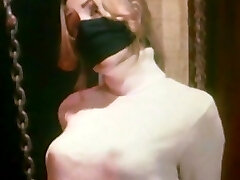 束缚娃娃-老式的俘虏辣妹在束缚性虐待 束缚娃娃-老式的俘虏辣妹在束缚性虐待