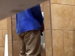 Str8 spy man in public toilet