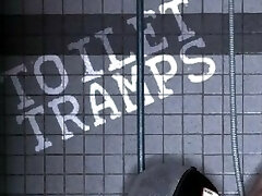 CRUSING वॉल्यूम: 1 अध्याय:1 शौचालय TRAMPS POPPERS ट्रेनर