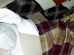 Back to school, stepdaughter and step-father secretly pound at night, they must not make noise or the wife wakes up