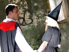 Beautiful Gina Snake pleasures two handsome friends outdoors