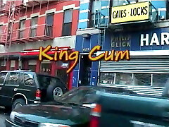 Thug fucks hot black chick bareback in Harlem