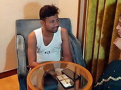 Desi Bhabi ki Pyaas kitna? Full video. A story about the jism of a housewife in India. Total hindfi audible audio