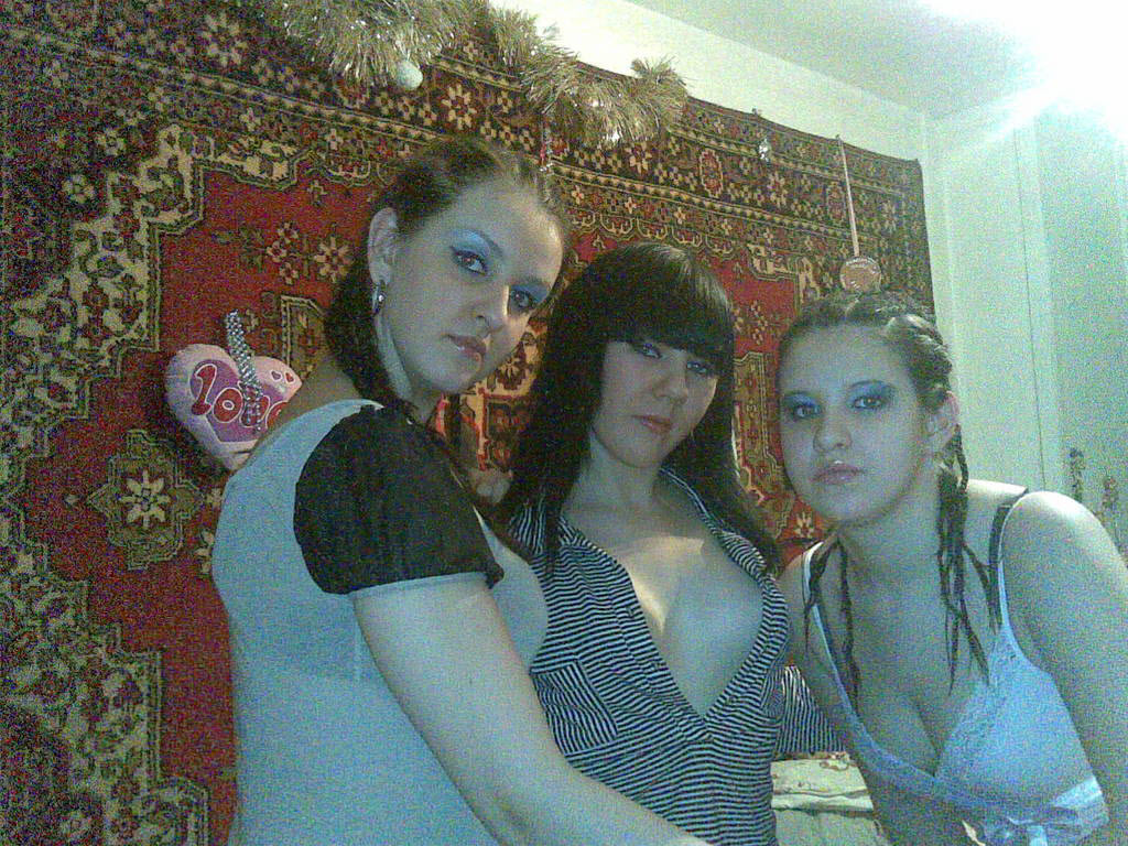 amateur house wifes photo