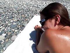 समुद्र तट पर गर्म 18 साल पुराने बेब उठाया - चेहरे पर उसे और सह गड़बड़ कर दिया