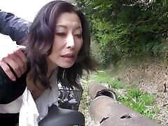 Mature Japanese outdoor afair step mother bicycle riding and sex