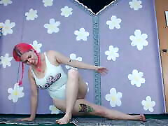 linda latina milf entrenamiento de yoga intermitente tetas grandes nip slip ver a través de leggings