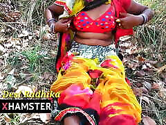 дези индийская тетушка с большой грудью на открытом воздухе показывает большую задницу и большое тело хинди порно видео