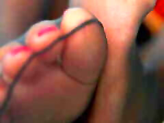 feet in big pannis sex and saliva close-up