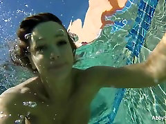 Abigail Mac & Dana DeArmond popływać