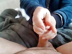 unser erster handjob auf xhamster. blonde milf bringt mich zum abspritzen