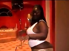 Busty Ebony Slut Shakes Her Fat Ass For The Camera