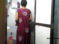 Indian College 18 Year Old Big preethi zantha 8th xxx5 In Bathroom Taking Shower