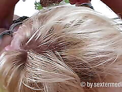 सुनहरे बालों वाली गुलाबी बेर से पता चलता है