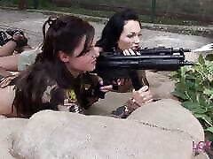 Army girl&039;s shooter gets jammed in the middle of the field