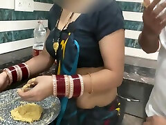 Devar Ne girl horny in bis Ki Choli Mein Lagaya Aata Aur Kari Jabardast Chut Chudai - mom sex in ketchen Bhabhi