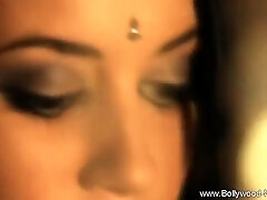 Beautiful Indian Seduce And Dance