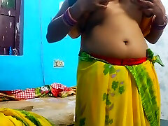 Indian Nokrani Ke Sexy Big Boobs Hot Boy - unaware feet cum Soniya