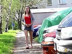 ununterbrochener urinierspaß und vergnügen von wild