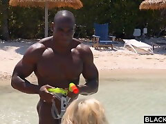 se folla a una bbc en la playa con lika star