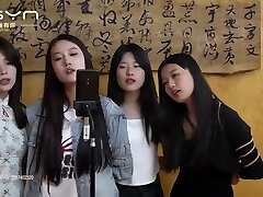 Four Girls books jabanes Up Singing