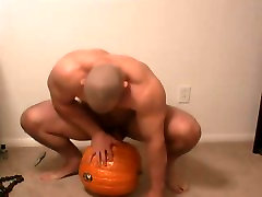 How to fuck a pumpkin?