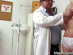Mature Gyno- pervert gyno sex by sex toy operates a cam in his surgery to record patient