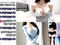 Small Tit Teen Cums On Cam