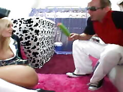 Fresh girl Kylee Reese a slut with golden hair gets her