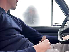 obcy dał mi masturbuje się przez okno samochodu na parkingu