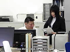 日本女性办公室女士的反击