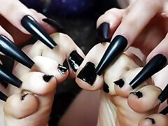 черный завораживающий лак для ногтей от rebecca diamante